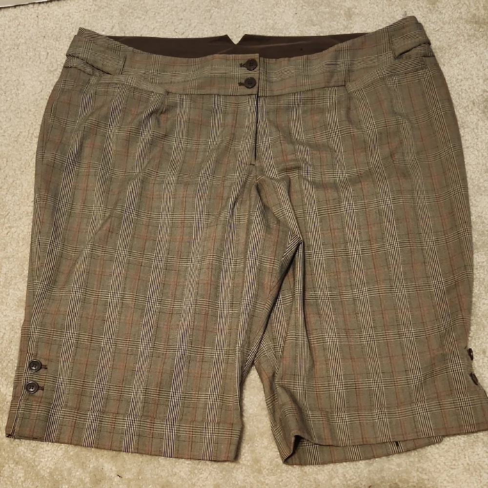 Lane Bryant Shorts Womens 24 Bermuda Tartain Plaid Brown Tan Black Gray